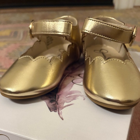 Jessica Simpson Gold Kids Slippers - Picture 1 of 3